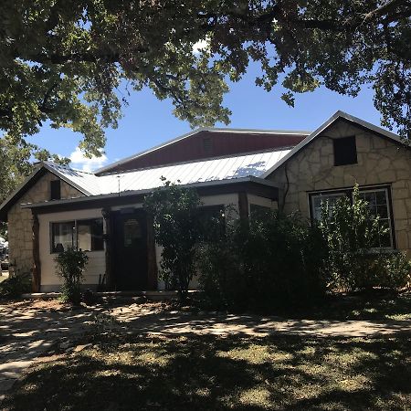 Twin Elm Guest Ranch And 2E Rv Resort Bandera Exterior photo