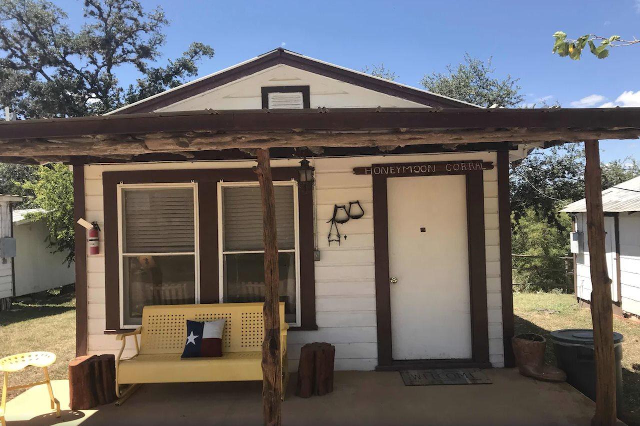 Twin Elm Guest Ranch And 2E Rv Resort Bandera Exterior photo