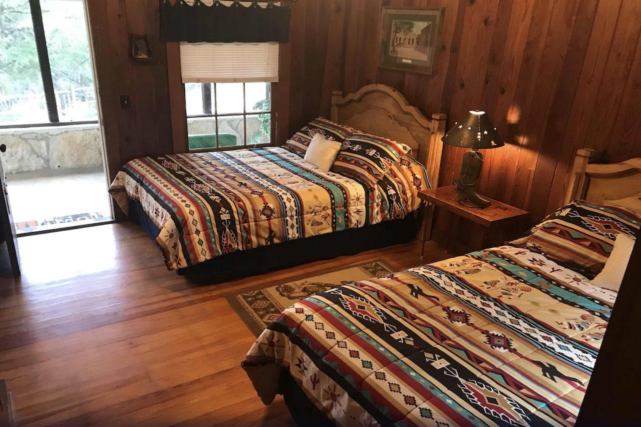 Twin Elm Guest Ranch And 2E Rv Resort Bandera Exterior photo