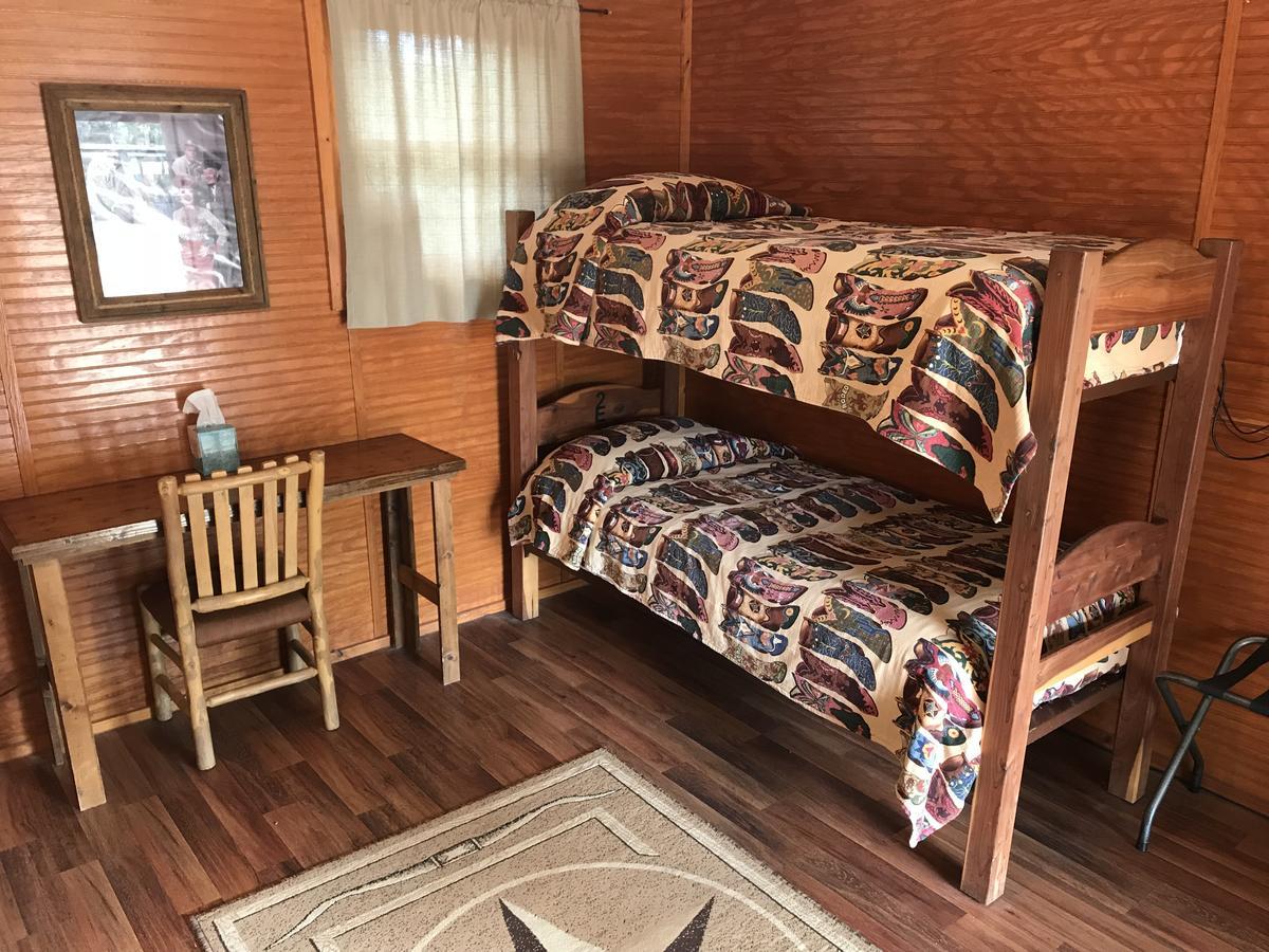 Twin Elm Guest Ranch And 2E Rv Resort Bandera Exterior photo