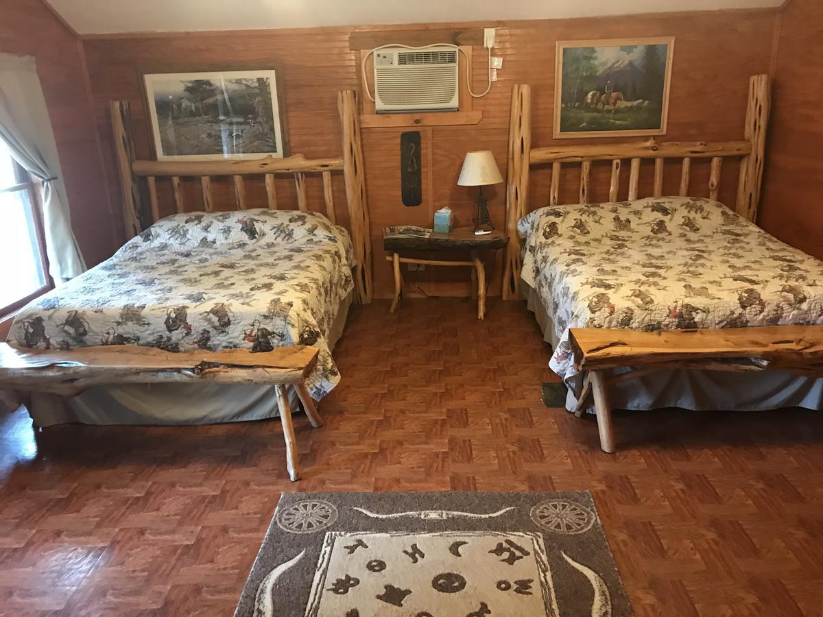 Twin Elm Guest Ranch And 2E Rv Resort Bandera Exterior photo