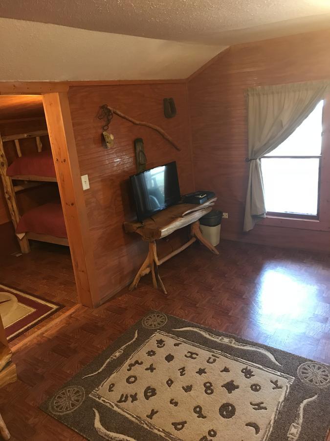 Twin Elm Guest Ranch And 2E Rv Resort Bandera Exterior photo