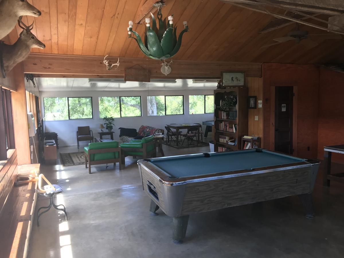 Twin Elm Guest Ranch And 2E Rv Resort Bandera Exterior photo