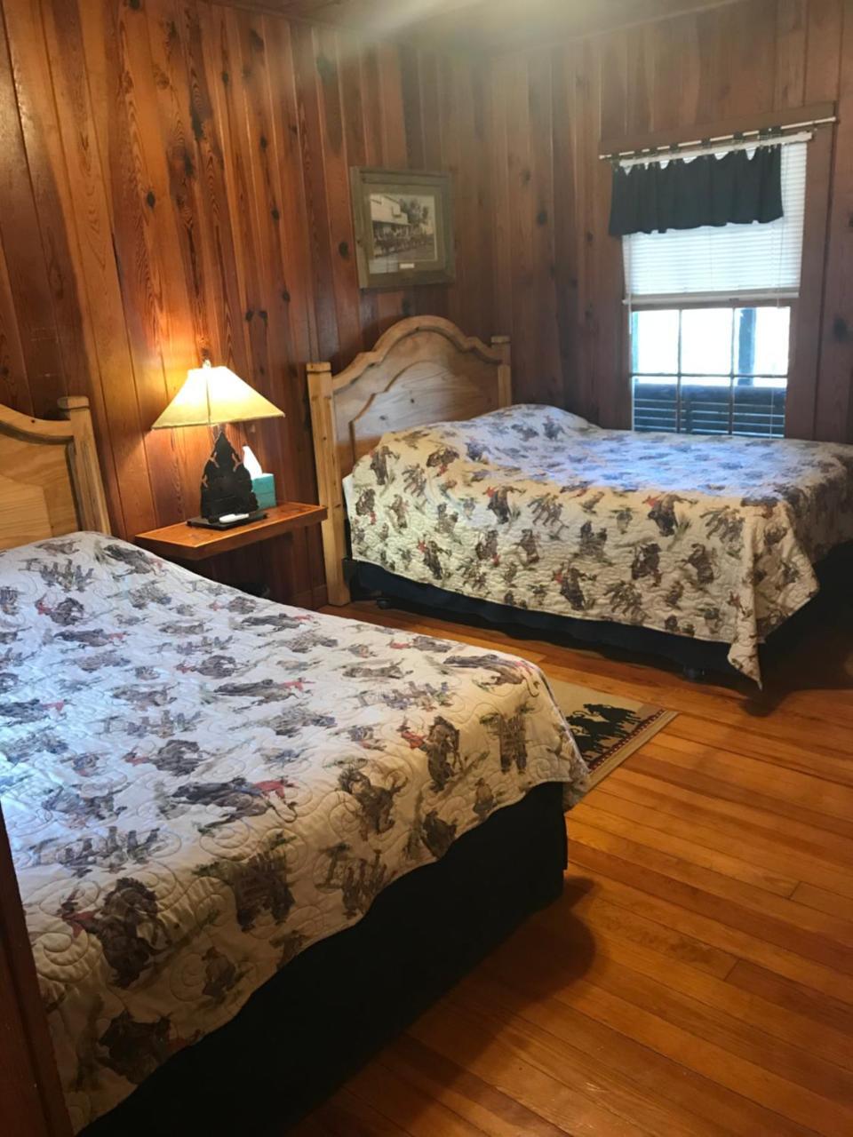 Twin Elm Guest Ranch And 2E Rv Resort Bandera Exterior photo