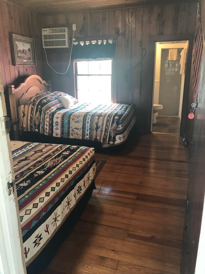 Twin Elm Guest Ranch And 2E Rv Resort Bandera Exterior photo